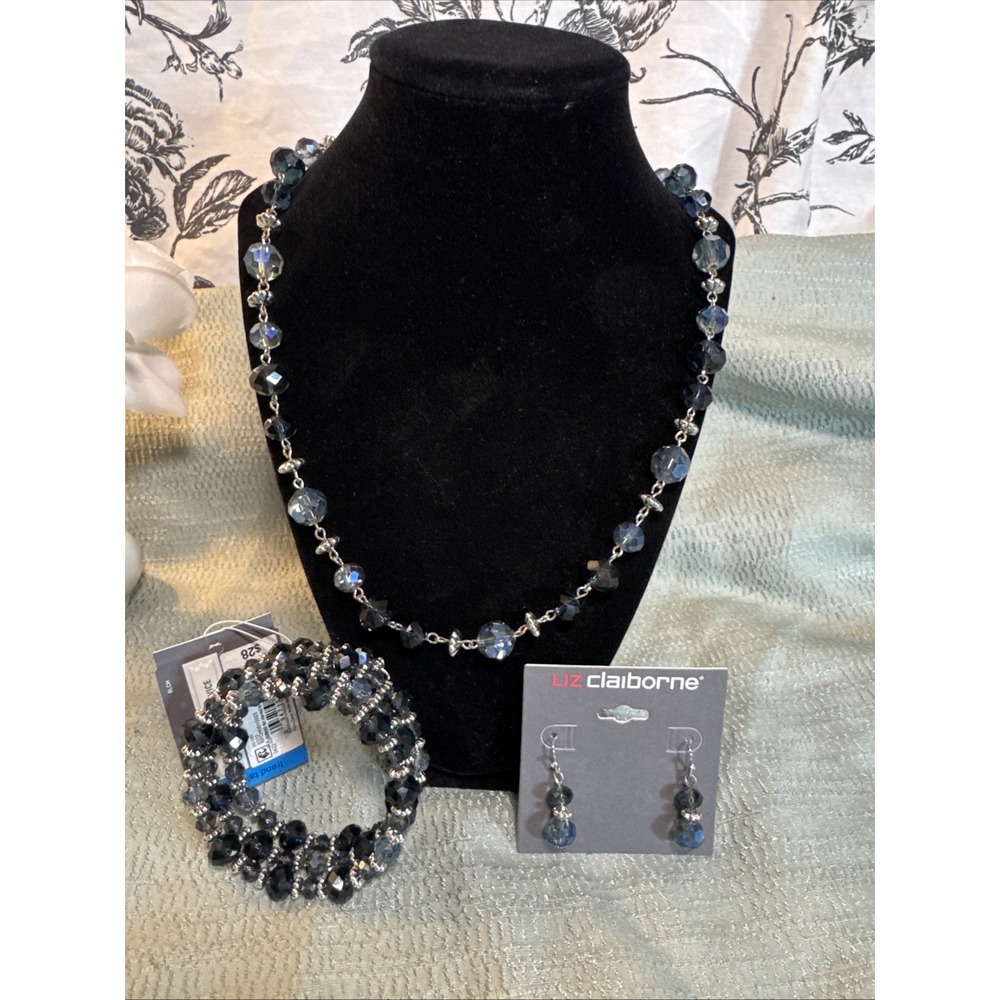 Liz Claiborne NWT 3 Piece Jewelry Set Blue Silver Beaded Iridescent Long Necklac